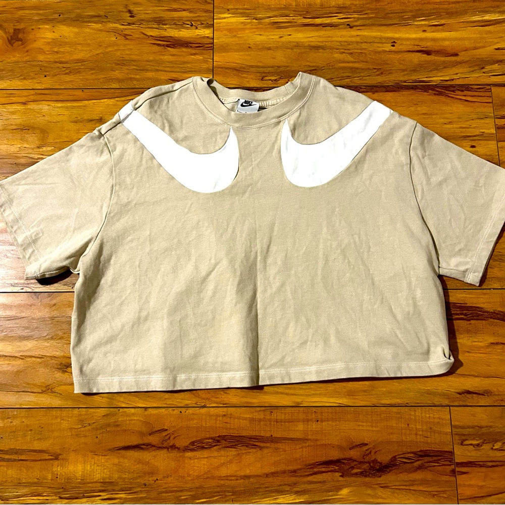 Nike lifestyle T-Shirt.